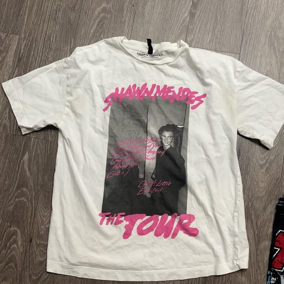 Graphic Tee Shirt Bundle - Picture 2 of 4